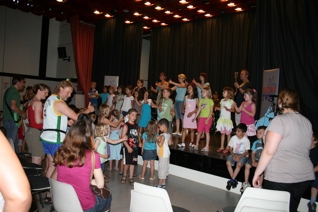 gal/2009/2009 Saitentwist Bildungszen Gelsenk aktiver Ferienstart 02.07/2009 Saitentwist Bildungszen Gelsenk aktiver Ferienstart 02.07. 071.jpg